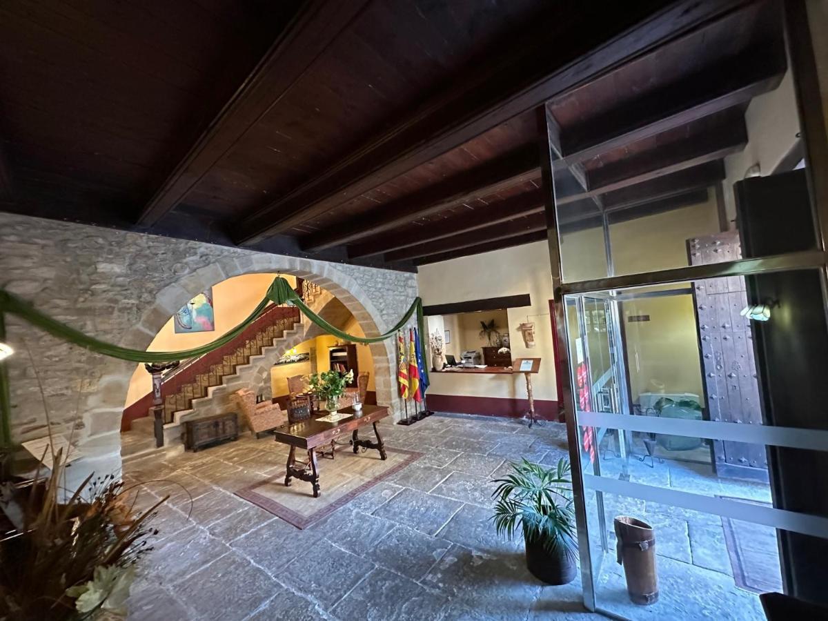 Hotel De La Villa รูเบียโลส เด โมรา ภายนอก รูปภาพ