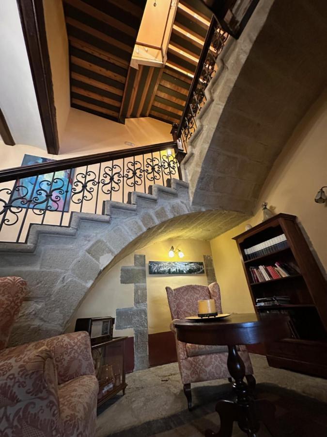 Hotel De La Villa รูเบียโลส เด โมรา ภายนอก รูปภาพ