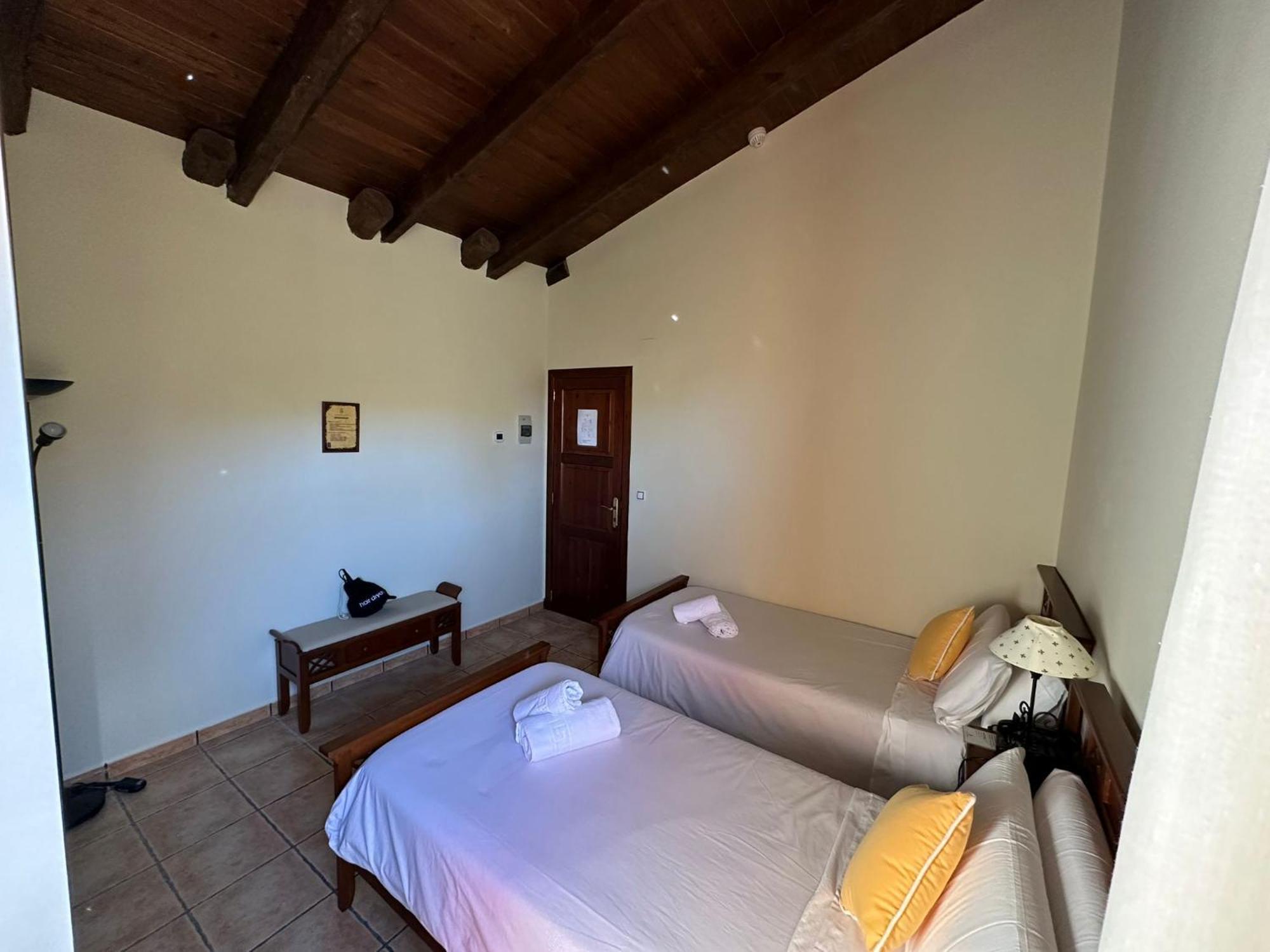 Hotel De La Villa รูเบียโลส เด โมรา ภายนอก รูปภาพ